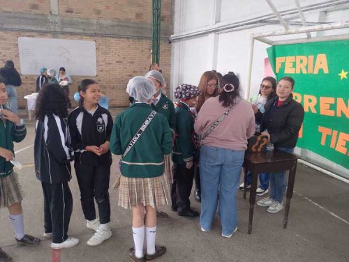 feria-empresarial-grado-quinto-2026-40
